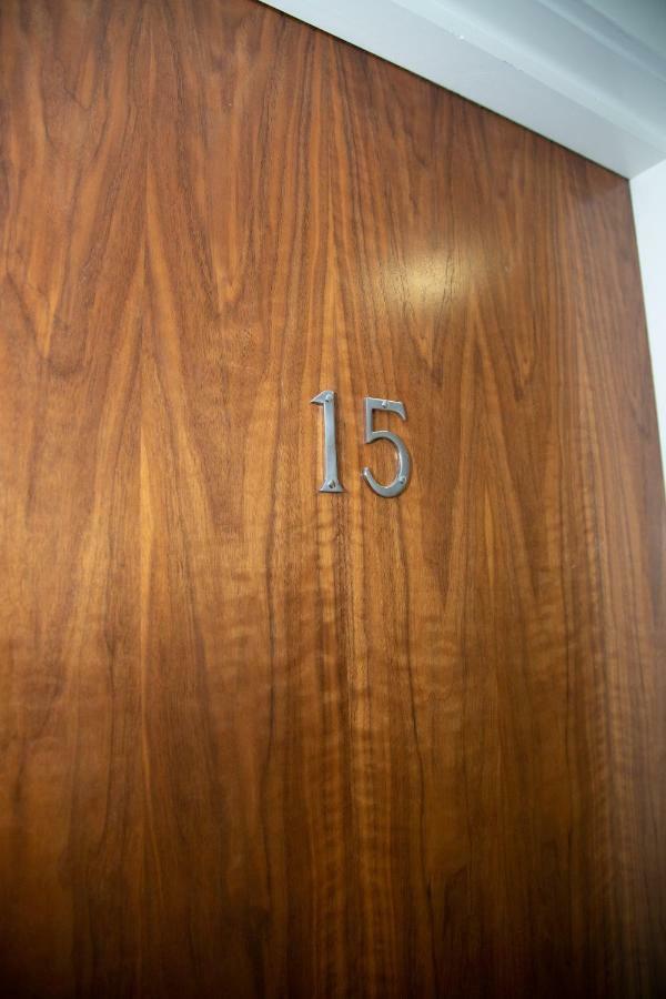 Serviced Apartment In Liverpool City Centre - Free Parking - Balcony - By Happy Days Bagian luar foto